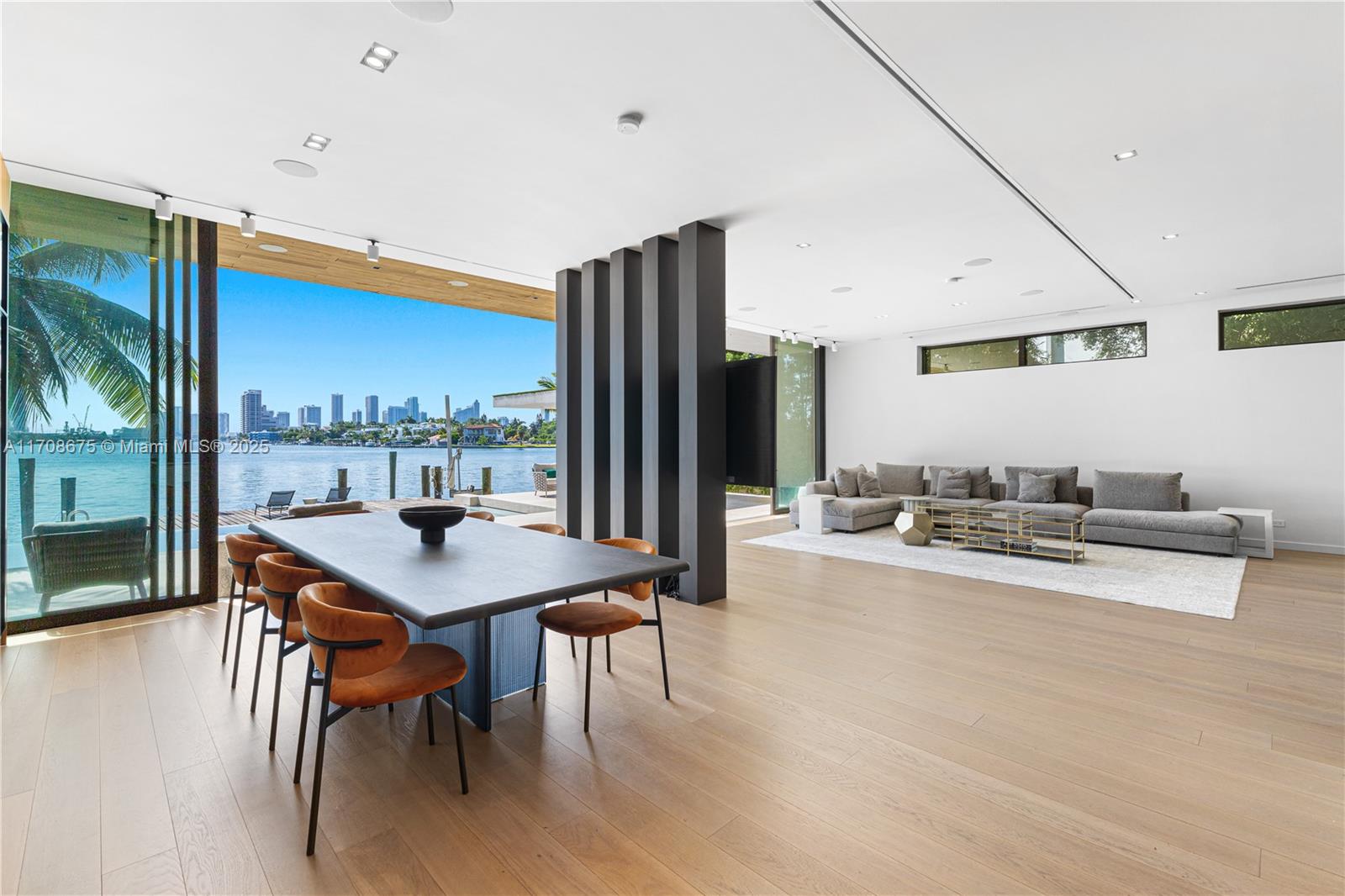 40 W San Marino Dr