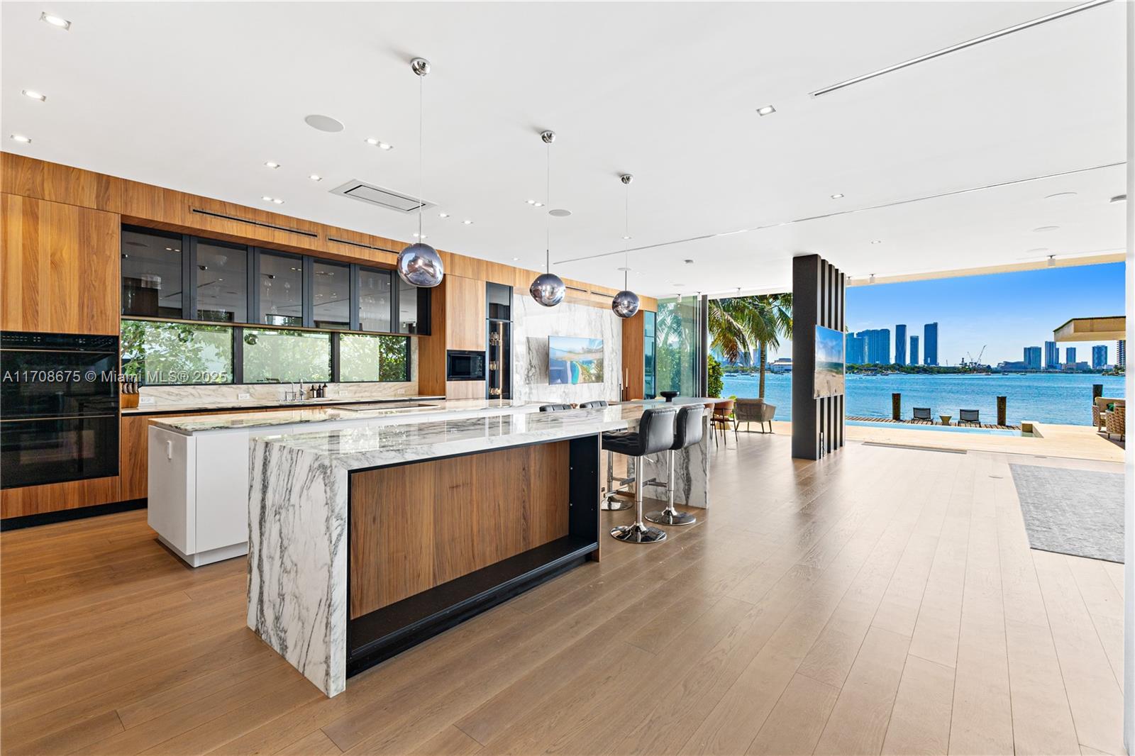 40 W San Marino Dr