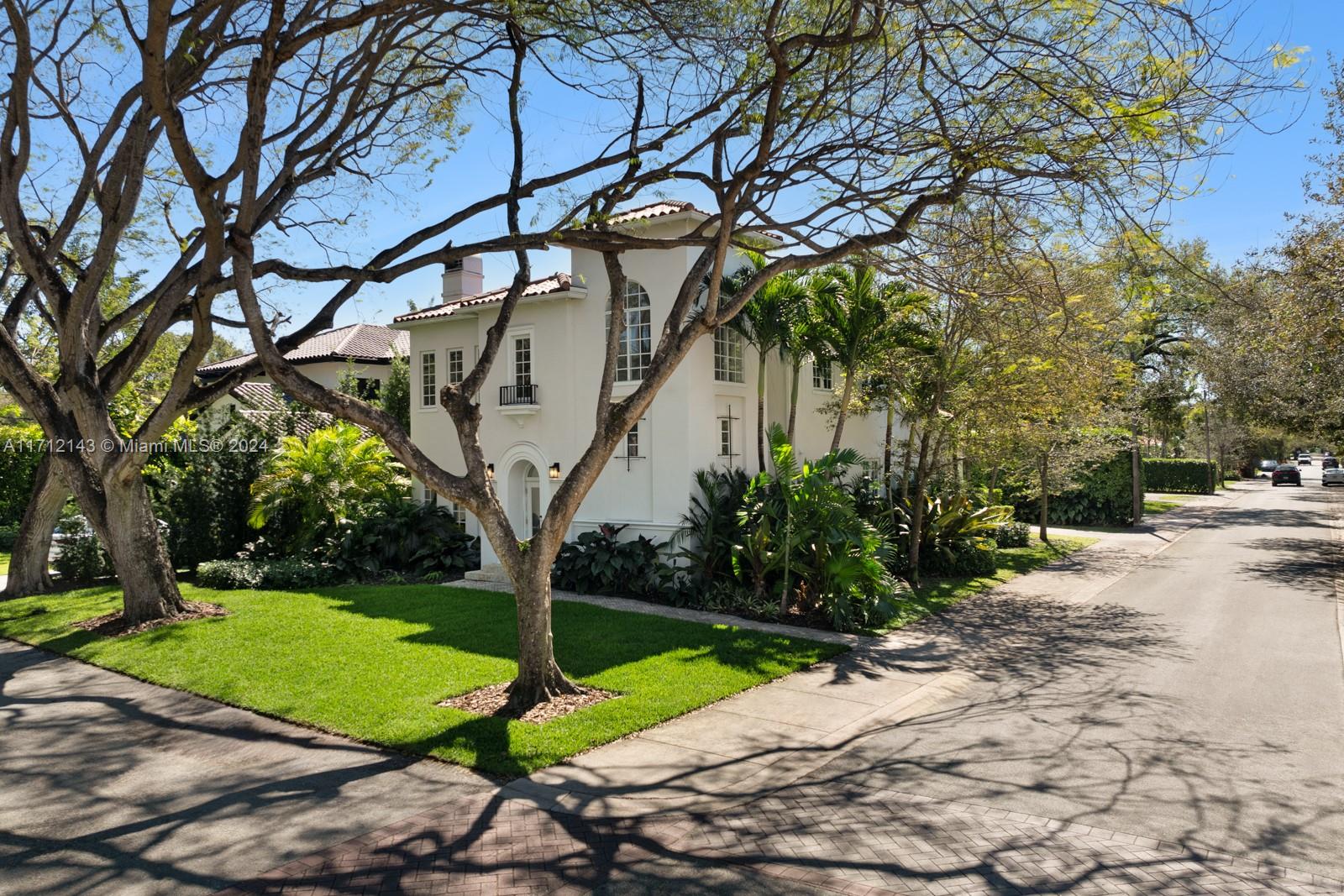 1320 San Benito Ave