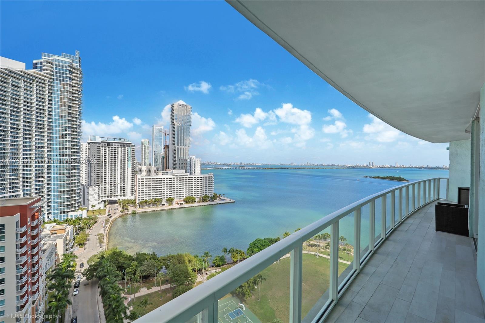 1900 N Bayshore Dr # 2004