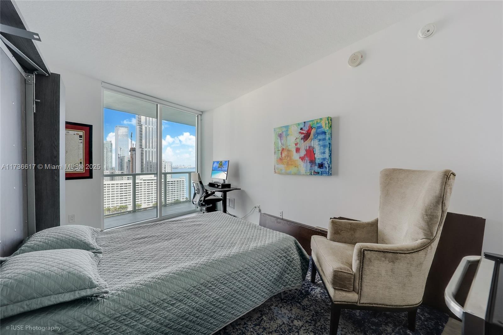 1900 N Bayshore Dr # 2004