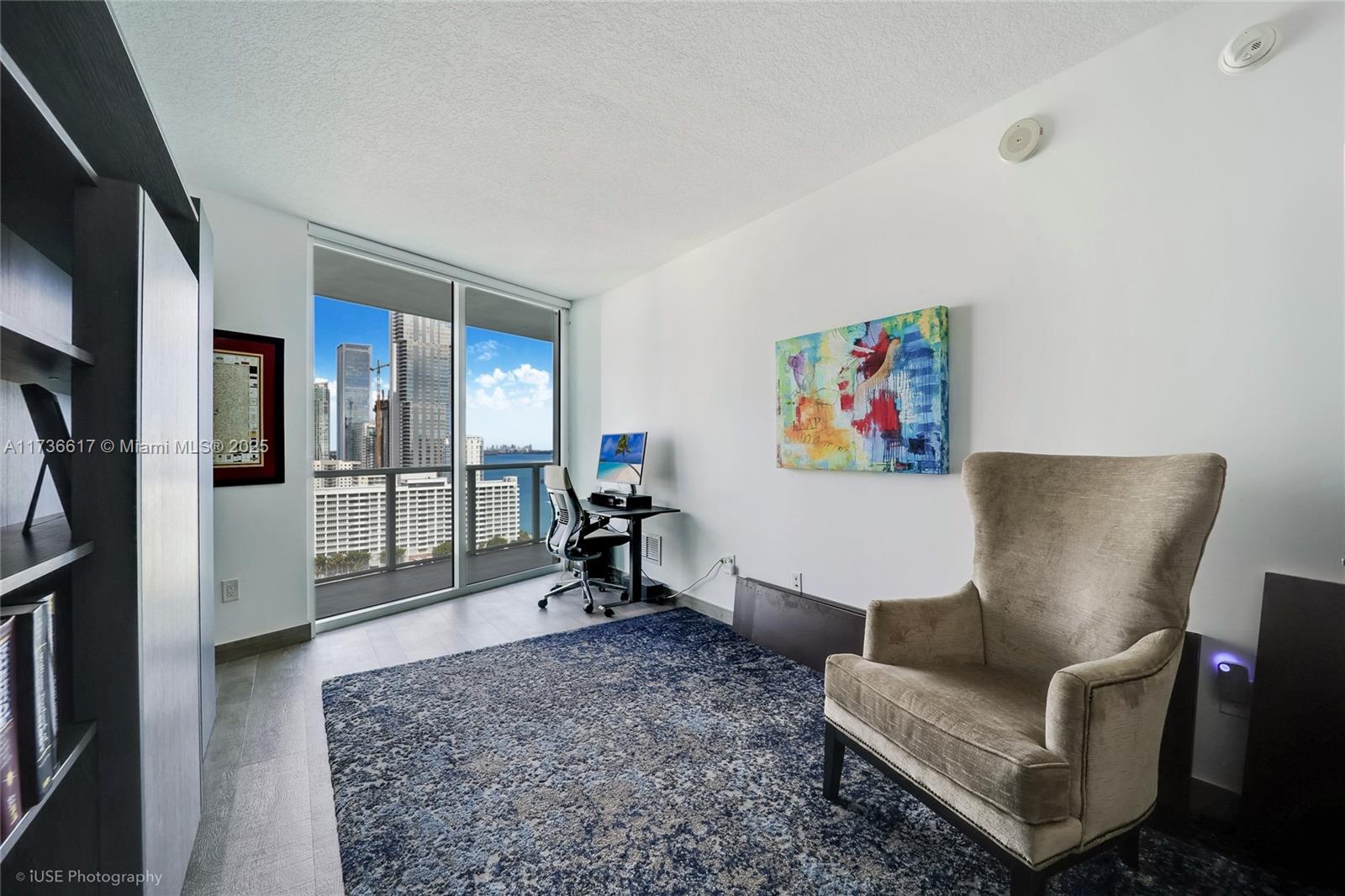 1900 N Bayshore Dr # 2004