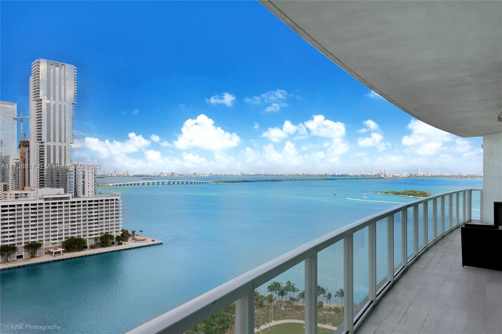 1900 N Bayshore Dr # 2004