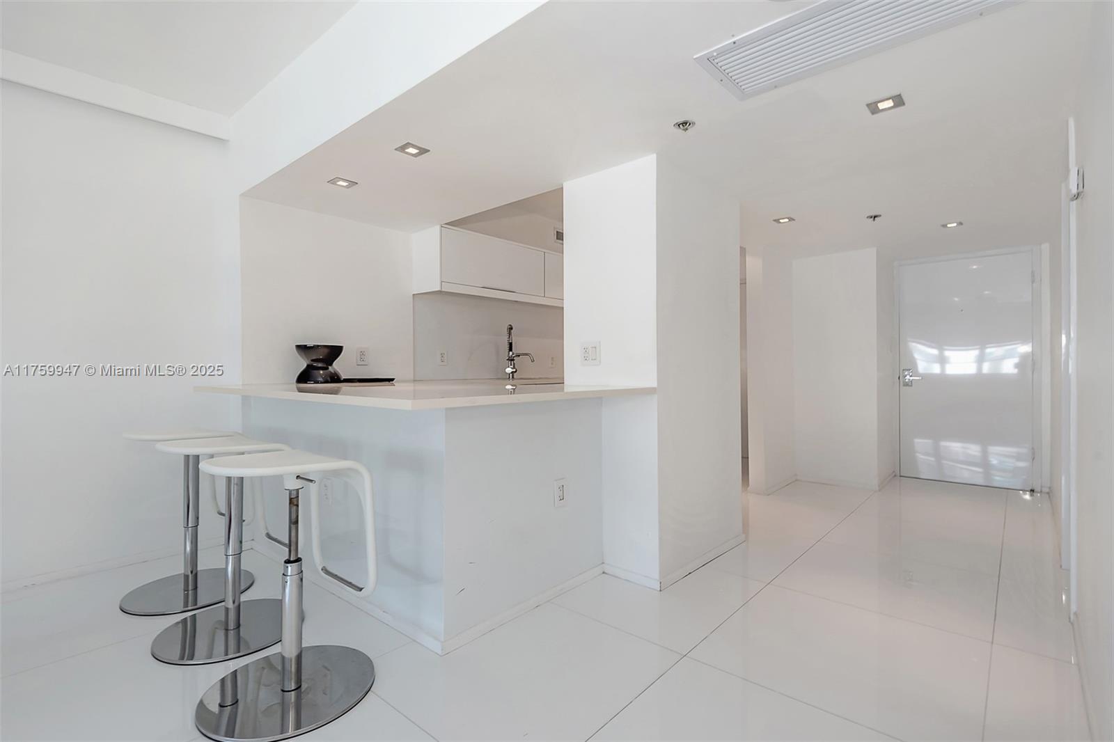 100 Lincoln Rd # 839