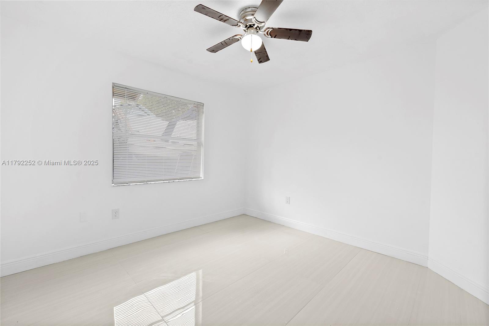 1400 SW 54th Ave