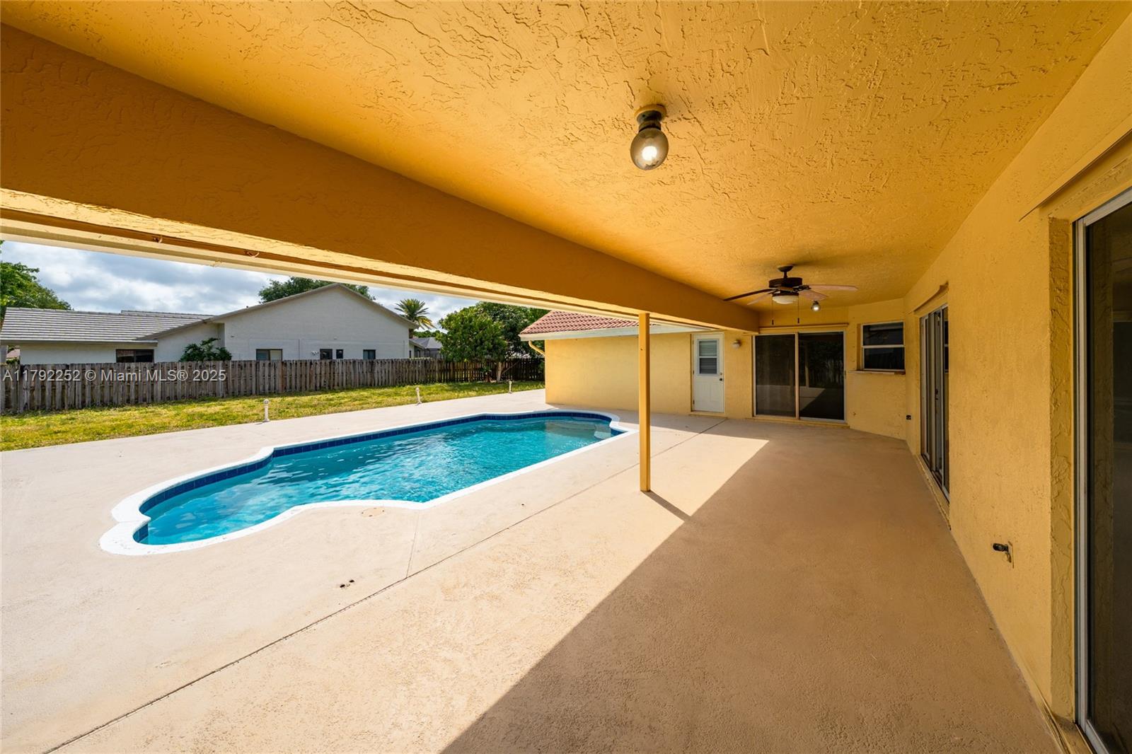 1400 SW 54th Ave