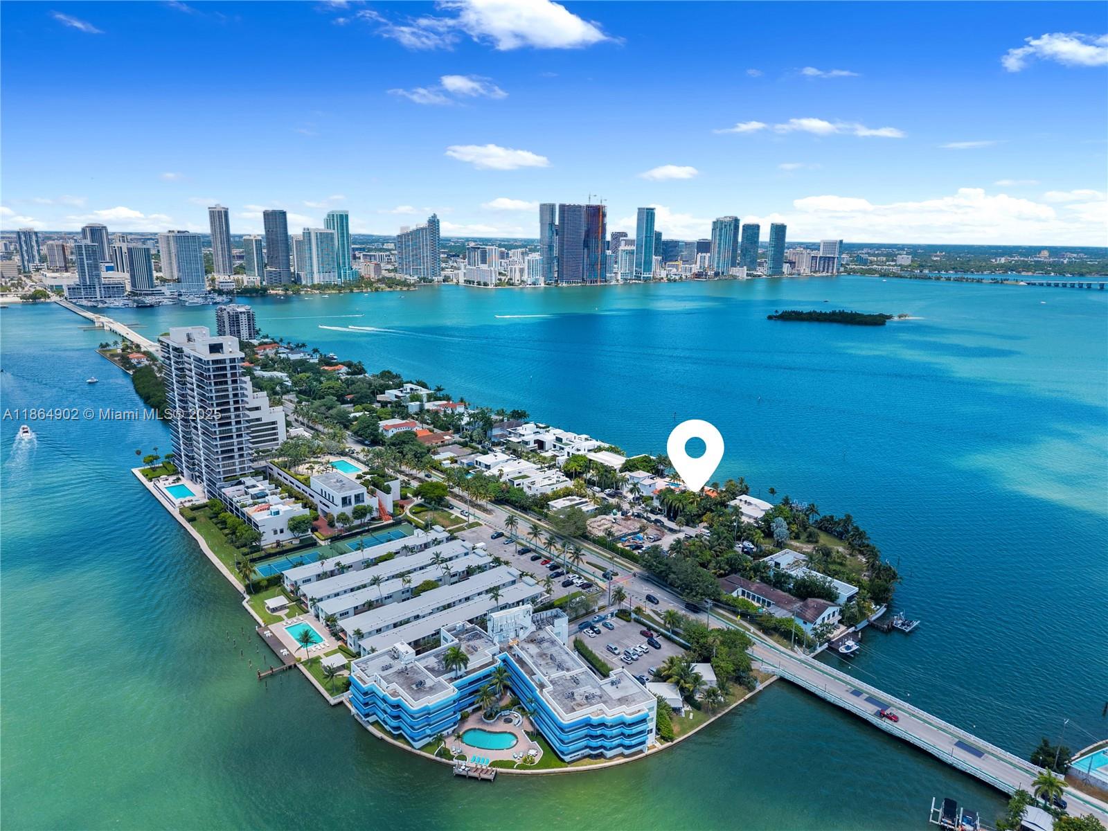 1111 N Venetian Dr