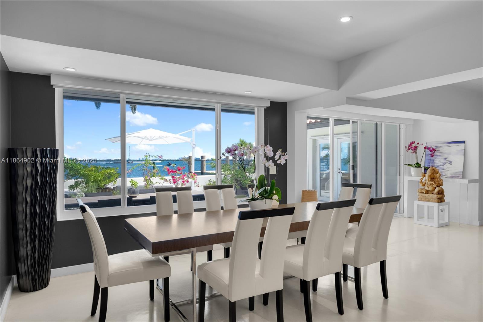 1111 N Venetian Dr