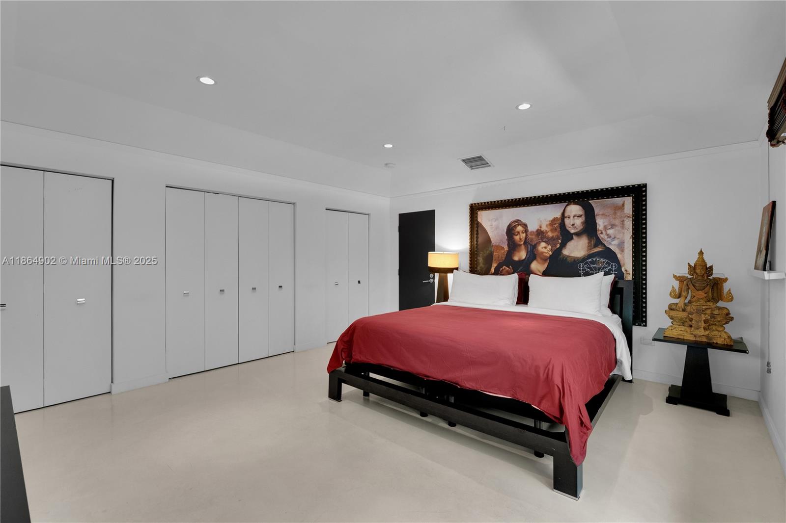 1111 N Venetian Dr