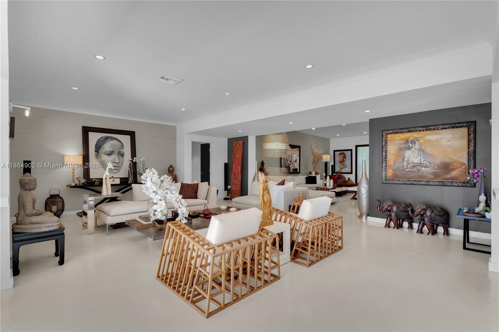 1111 N Venetian Dr
