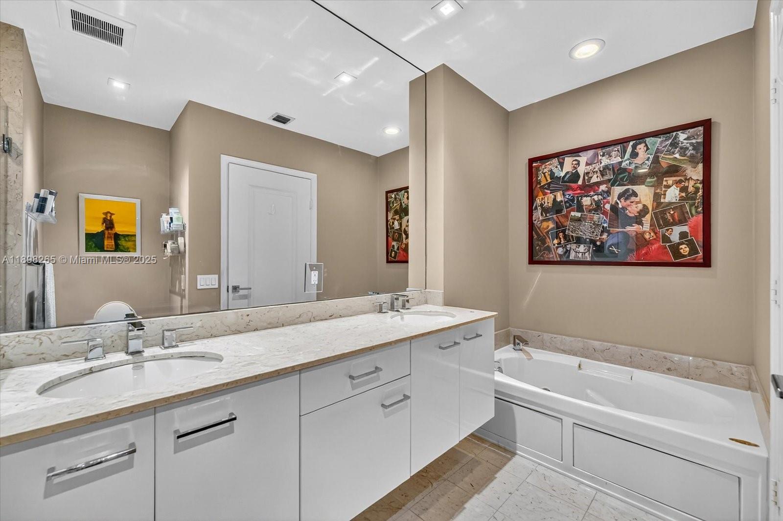 21200 Point Pl Unit: PH 1 (2804)