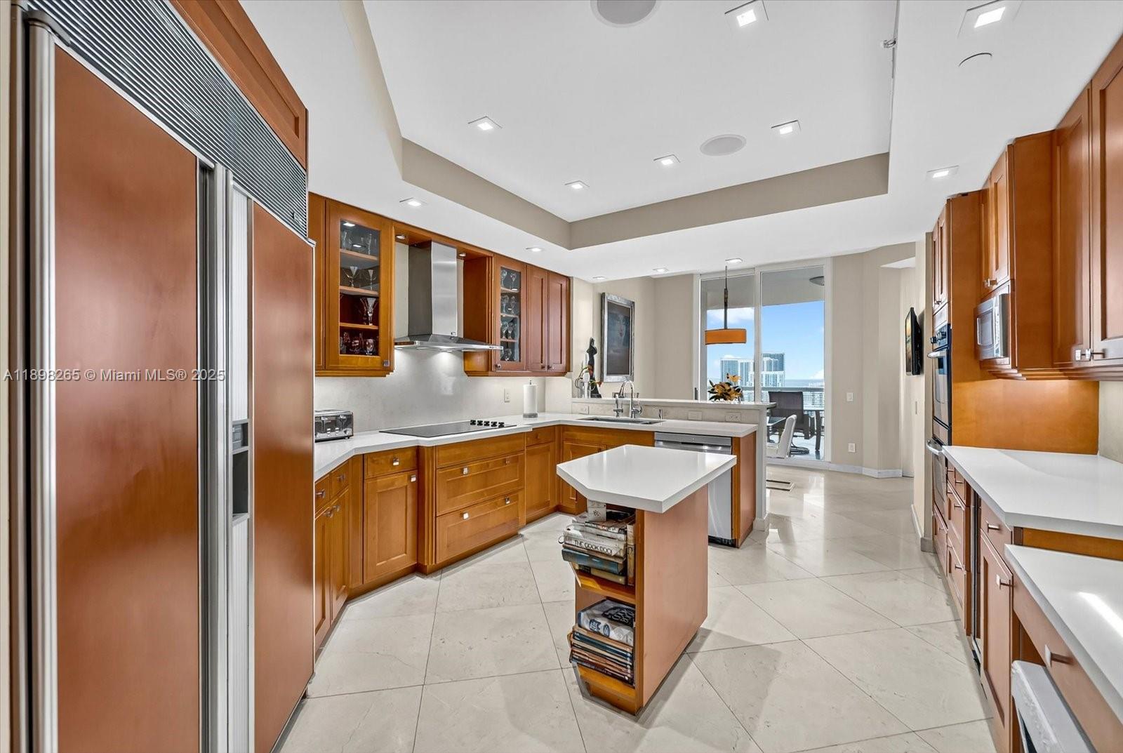 21200 Point Pl Unit: PH 1 (2804)