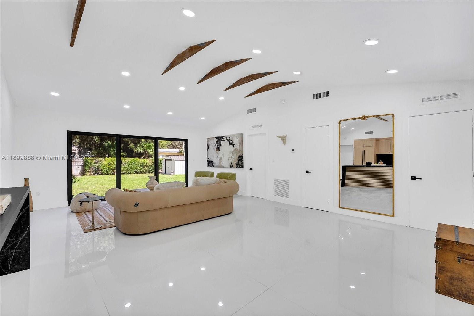 125 NE 107th St, Miami Shores