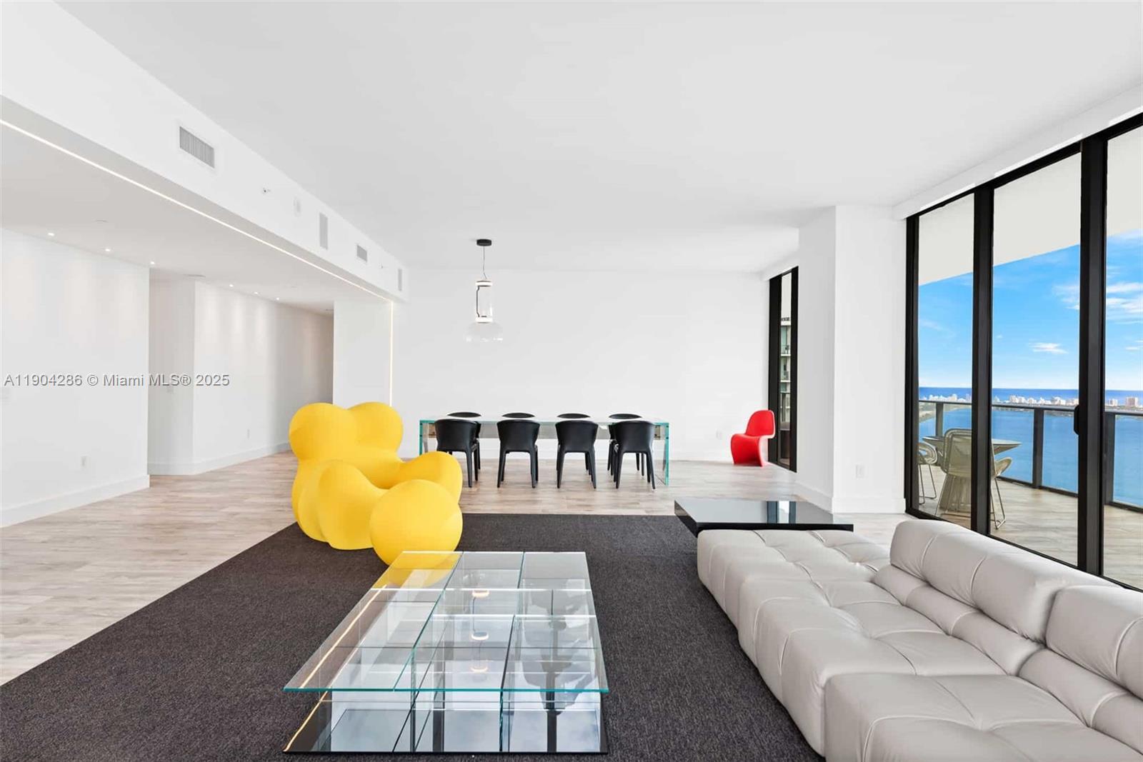 650 NE 32nd St Unit: PH5201