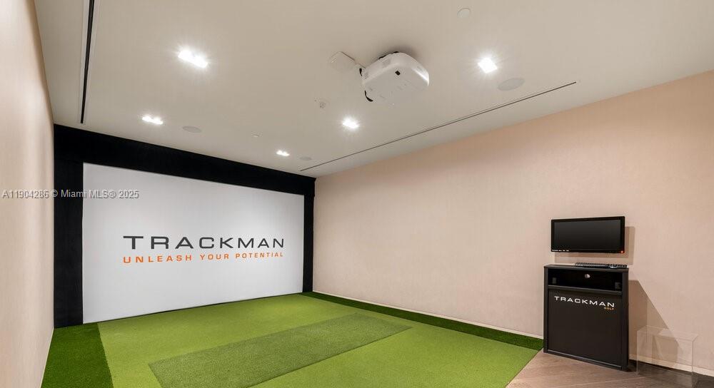 650 NE 32nd St Unit: PH5201