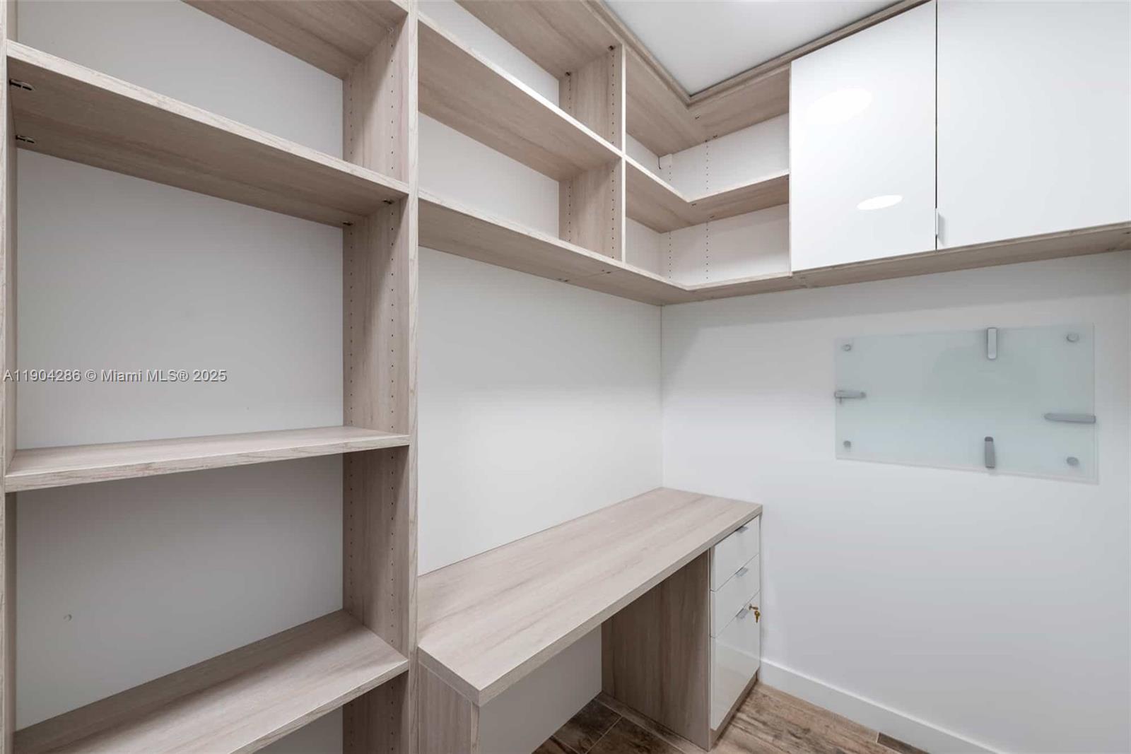 650 NE 32nd St Unit: PH5201