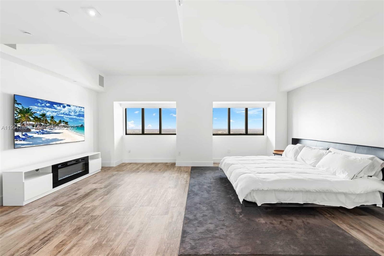 650 NE 32nd St Unit: PH5201