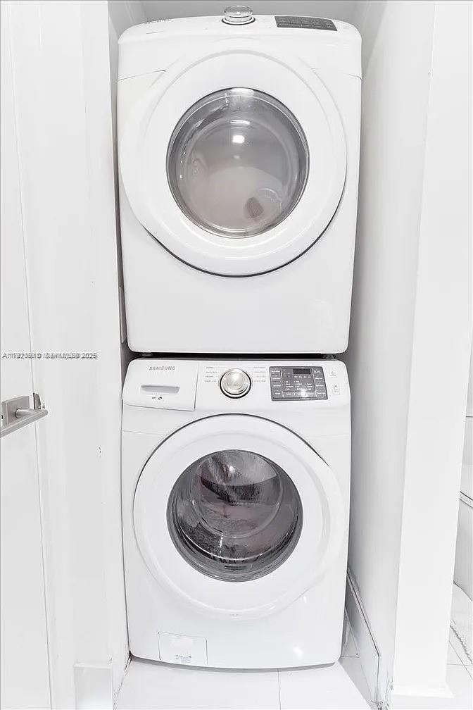 650 NE 32nd St # 3808