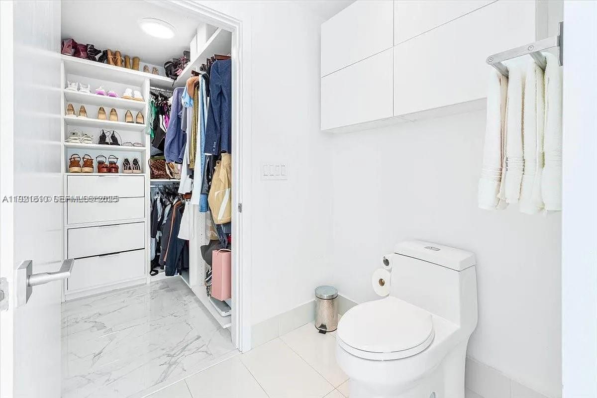 650 NE 32nd St # 3808