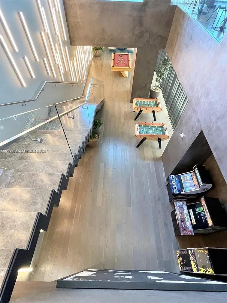 650 NE 32nd St # 3808