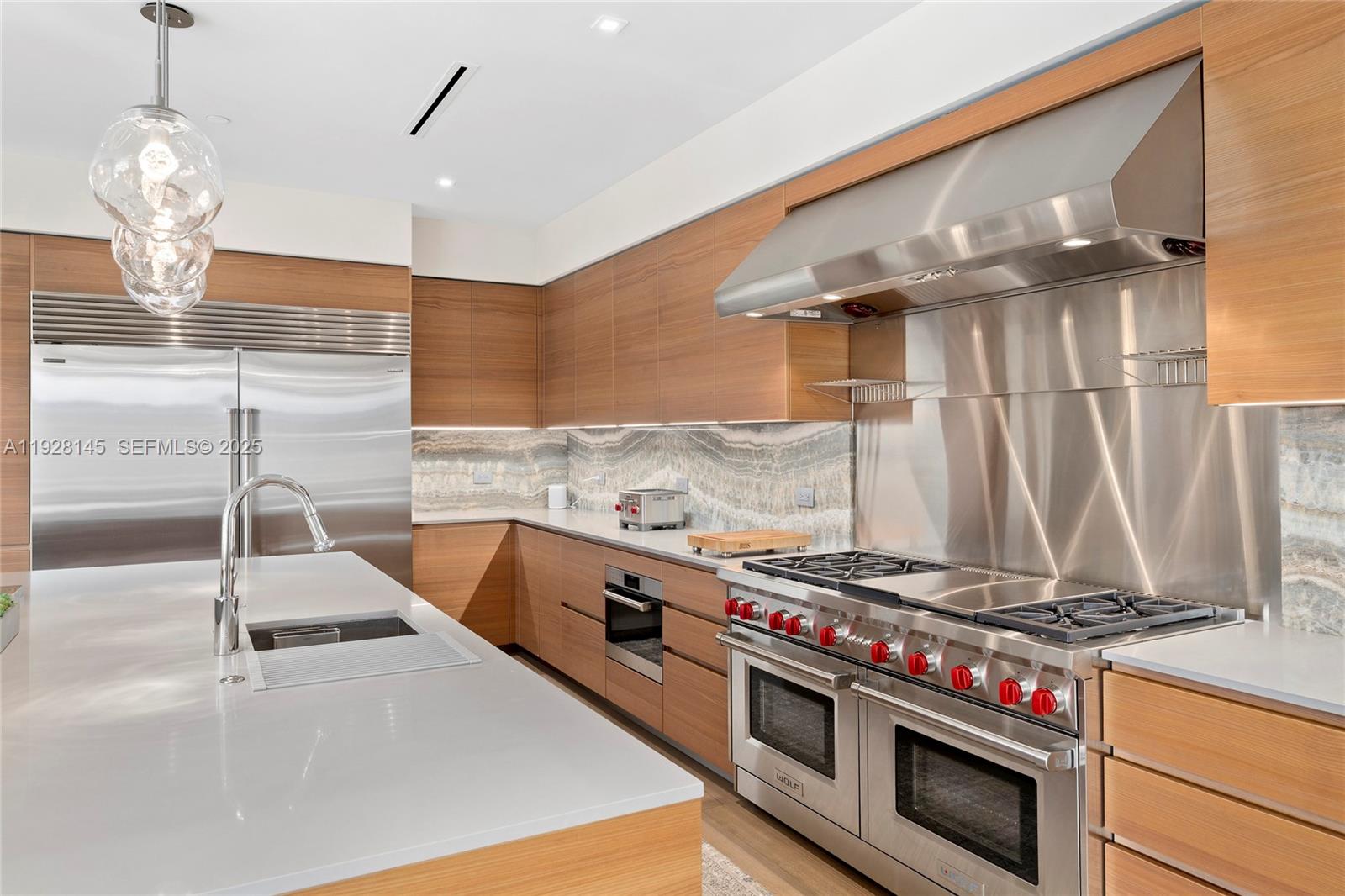 3581 E Glencoe St # 403