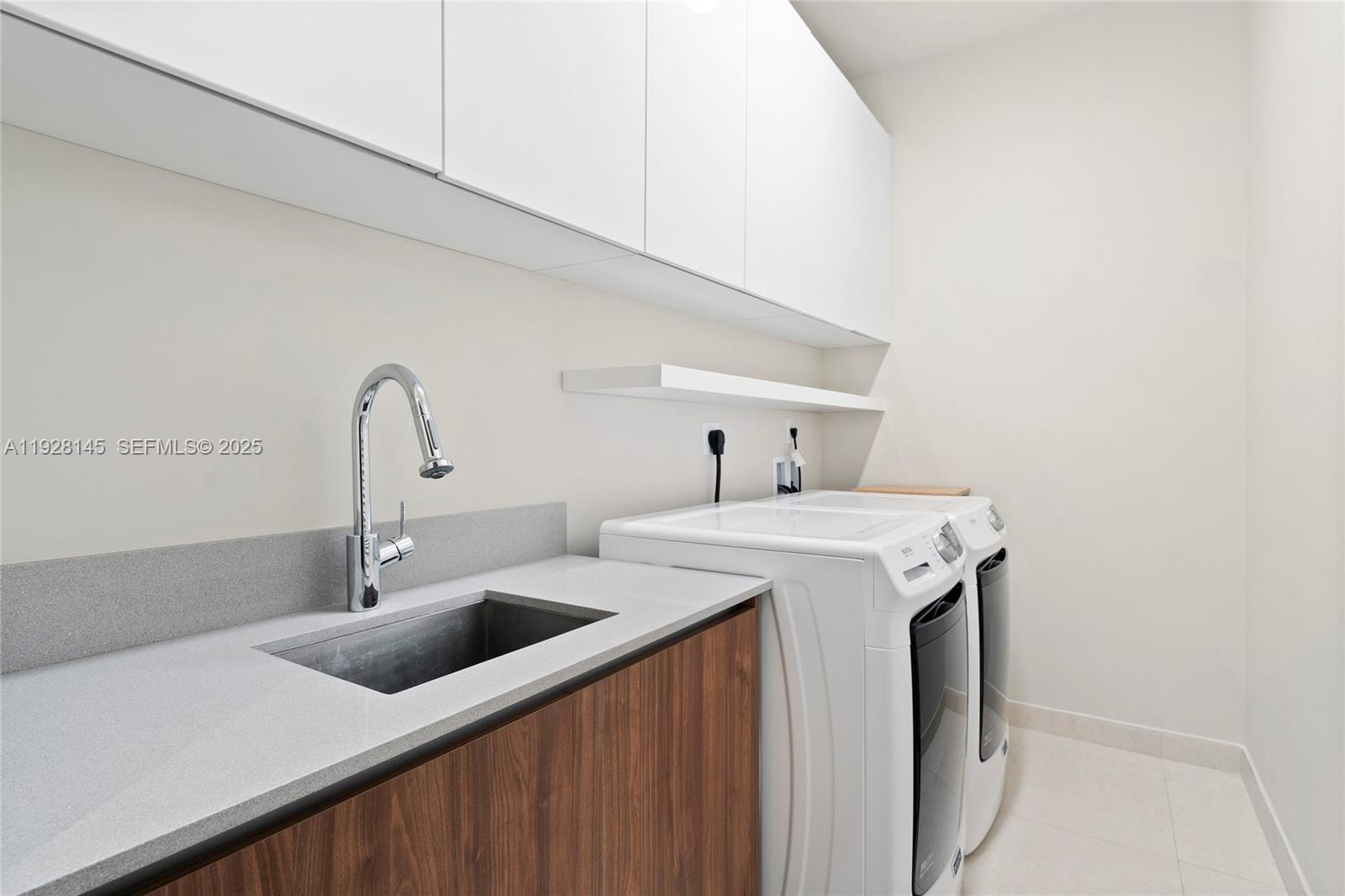 3581 E Glencoe St # 403