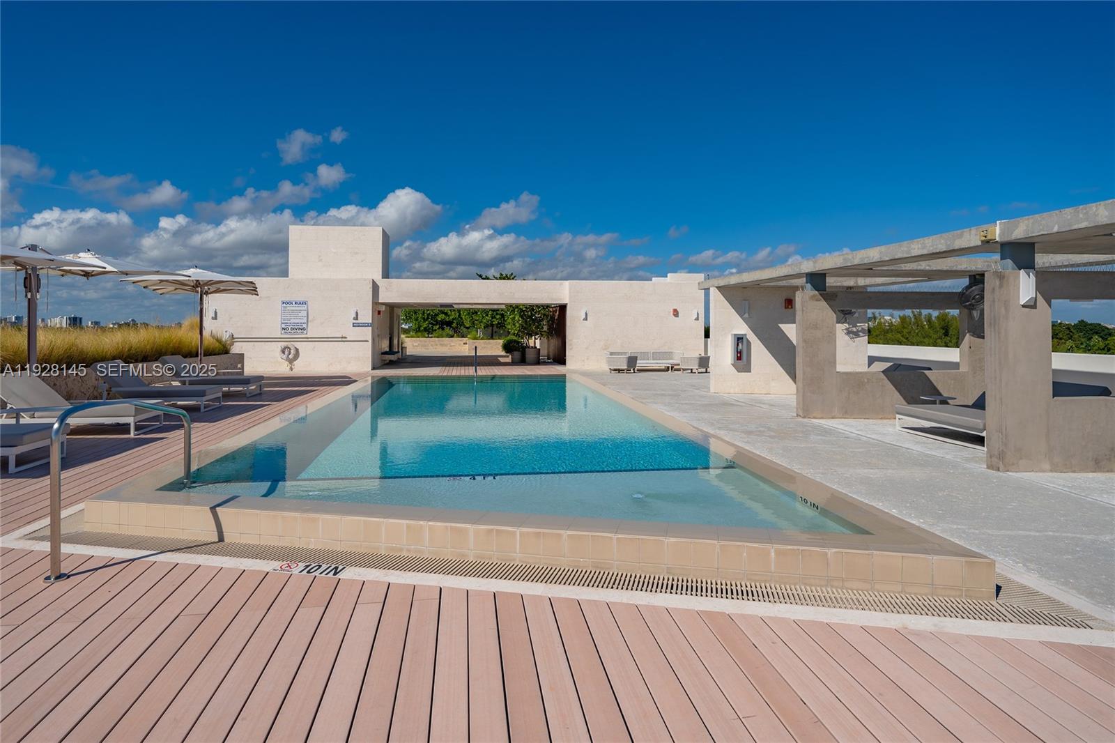 3581 E Glencoe St # 403