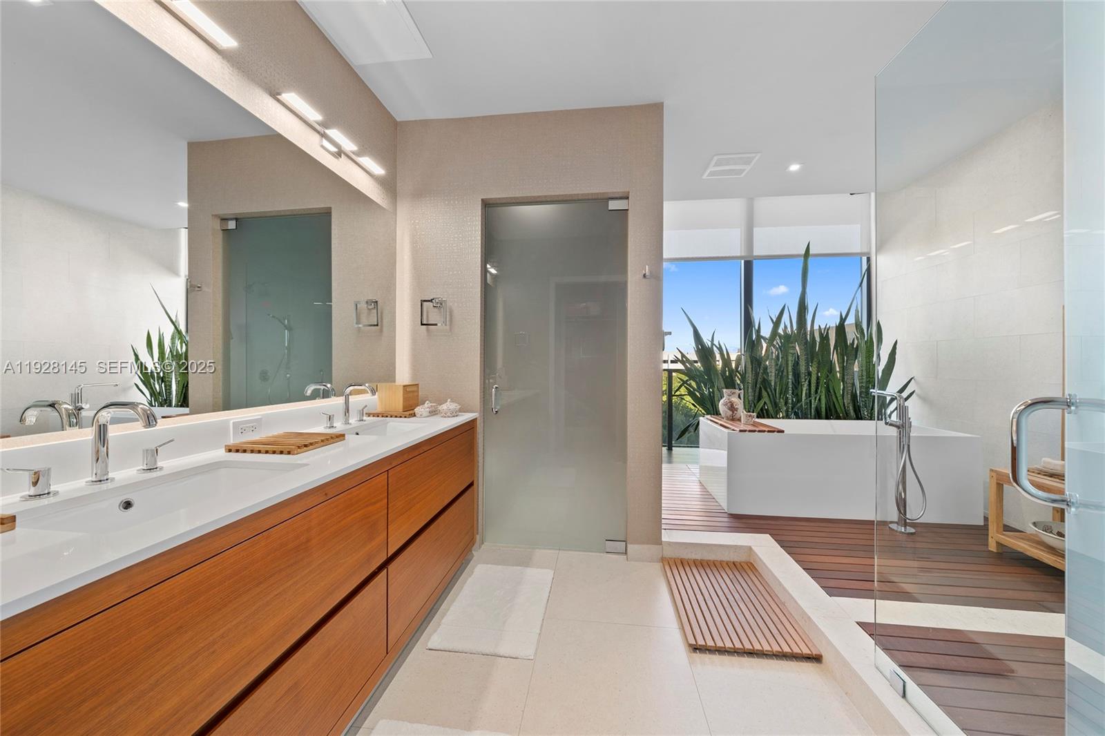 3581 E Glencoe St # 403