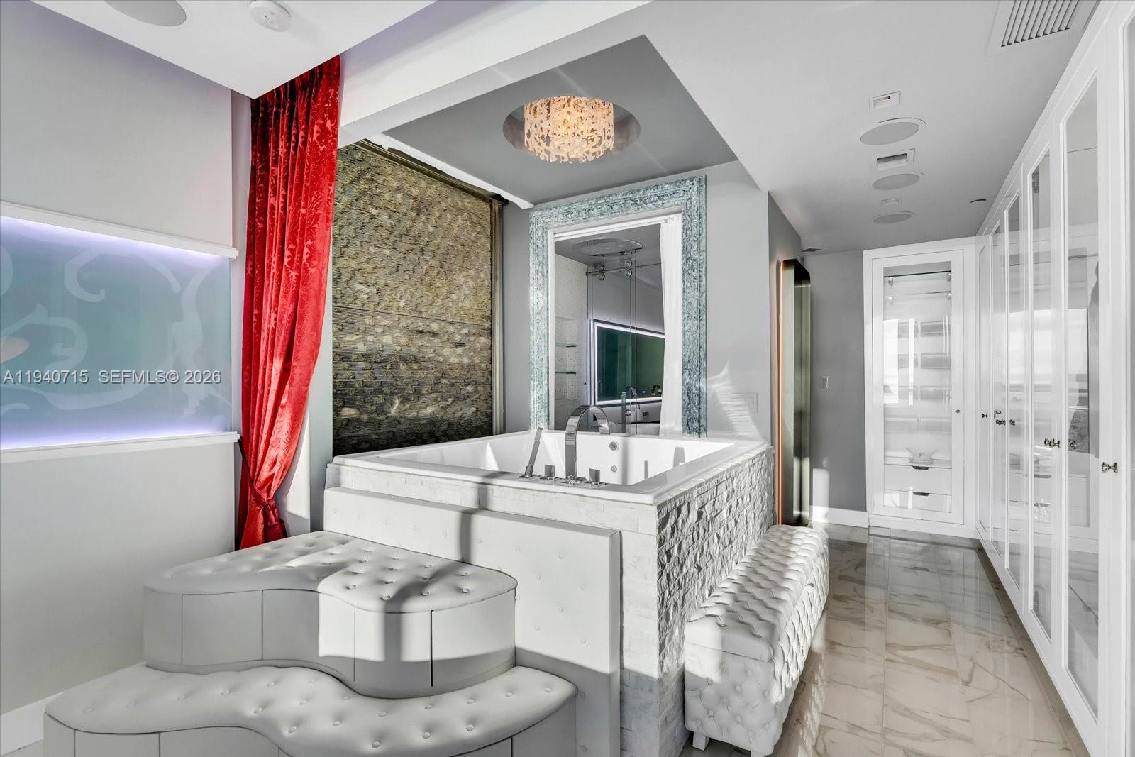 100 S Pointe Dr # 3002