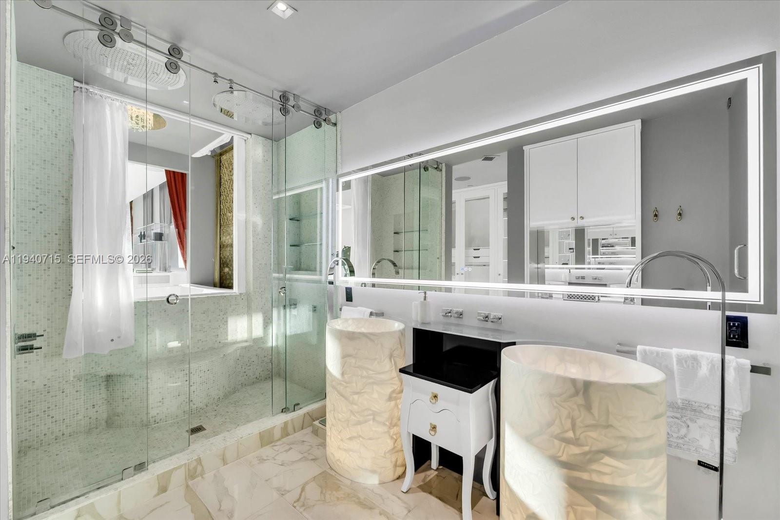 100 S Pointe Dr # 3002