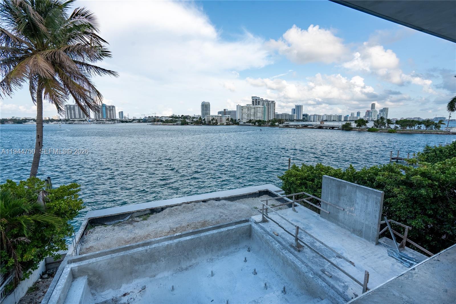 333 E Rivo Alto Dr