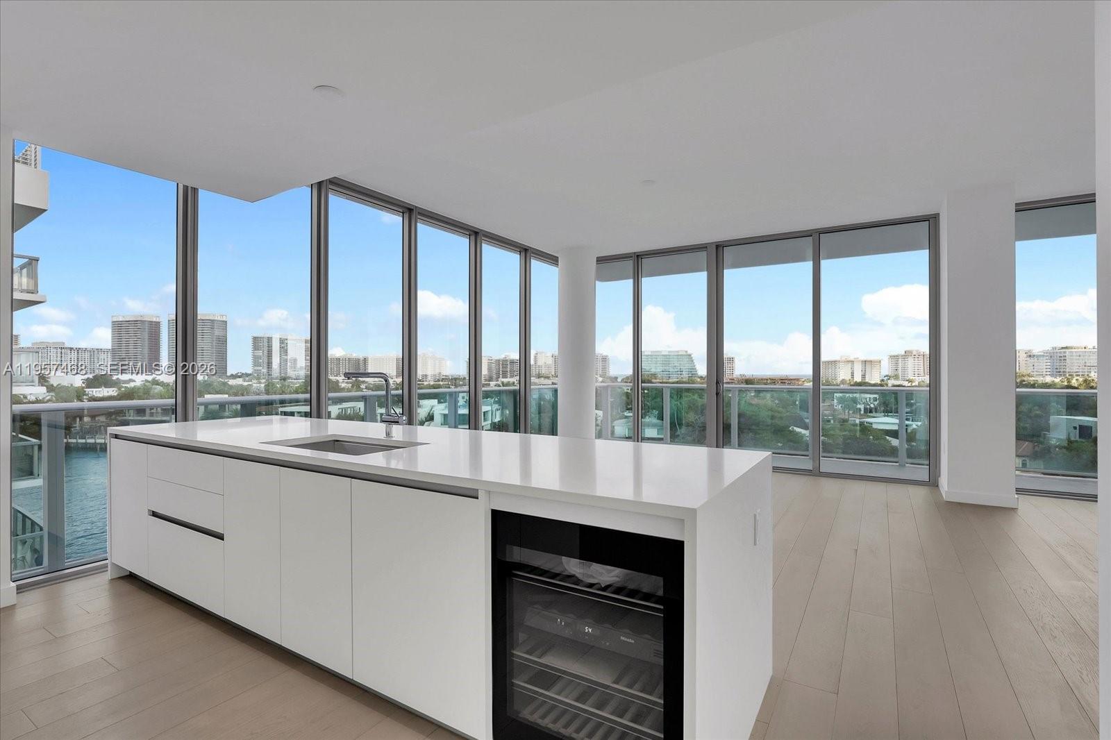 9201 E Bay Harbor Unit: LPH_711