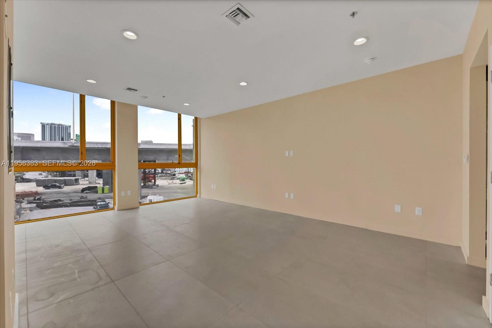 123 NW 14th St # 301