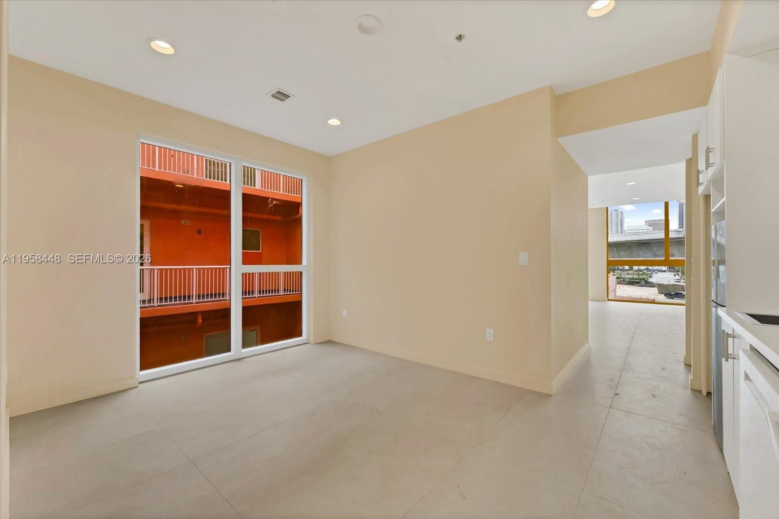 123 NW 14th St # 302