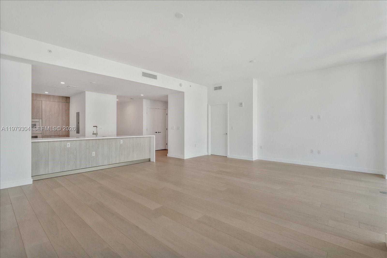 9201 E Bay Harbor Dr # 710