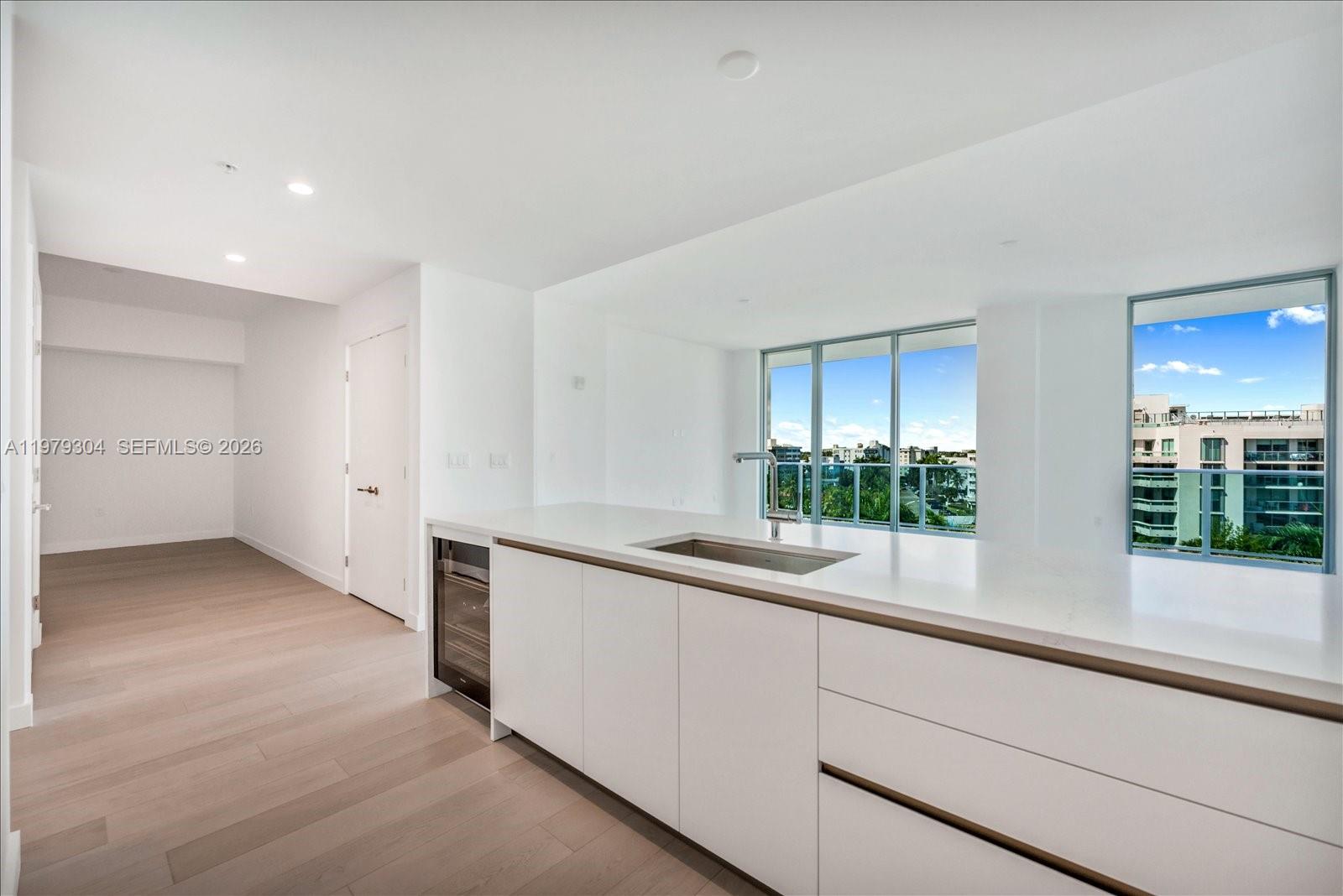 9201 E Bay Harbor Dr # 710