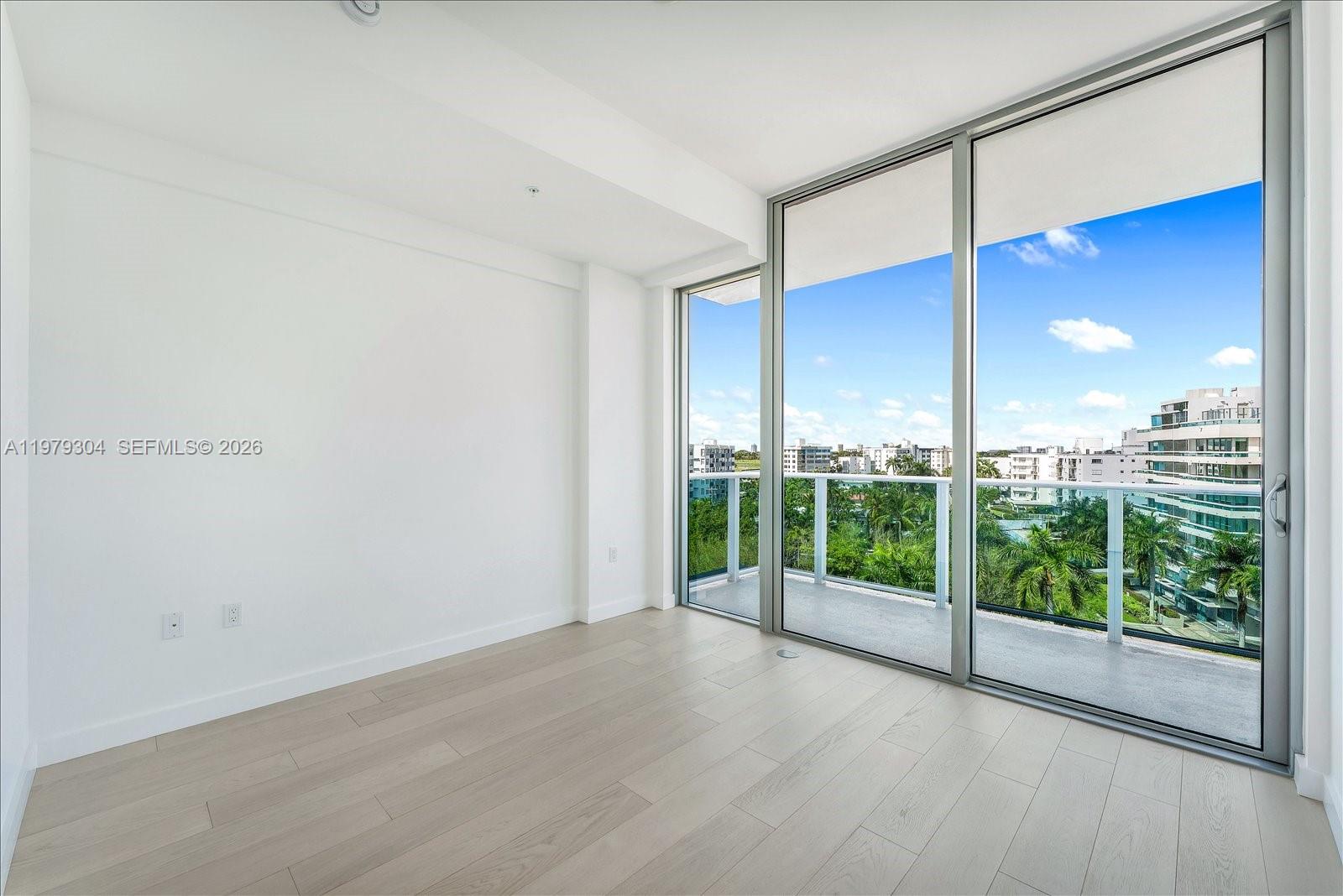 9201 E Bay Harbor Dr # 710