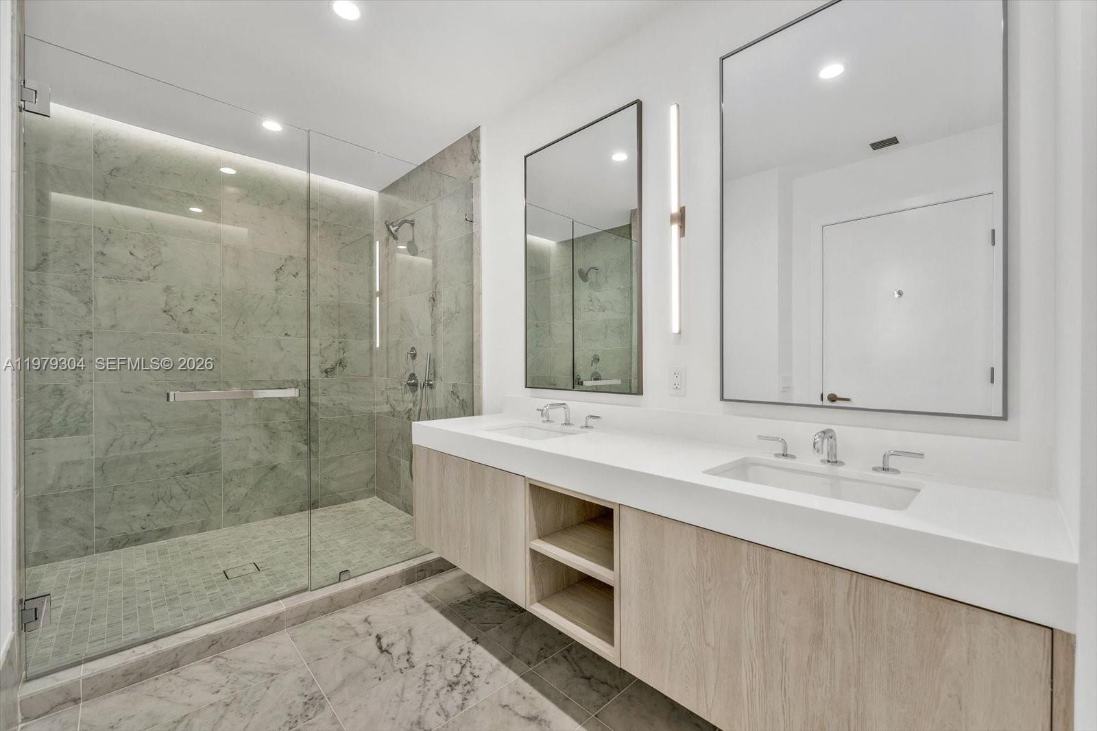 9201 E Bay Harbor Dr # 710