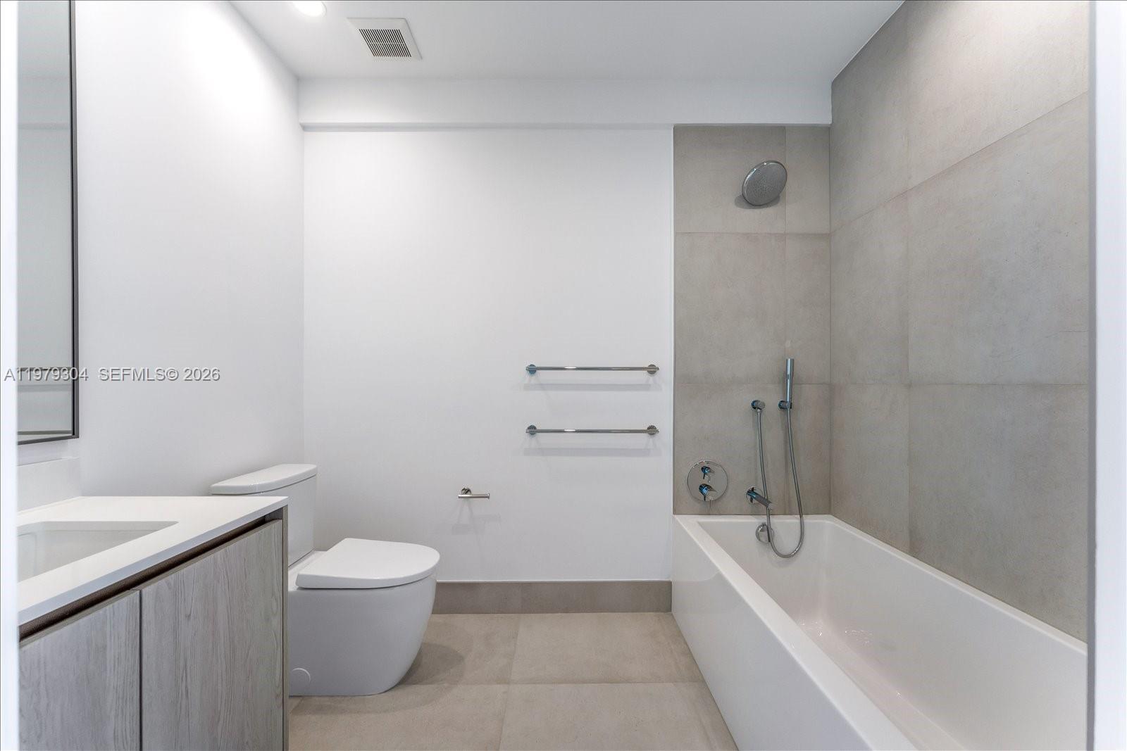 9201 E Bay Harbor Dr # 710