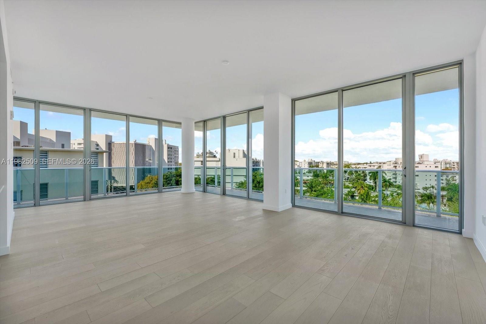 9201 E Bay Harbor Dr # 702