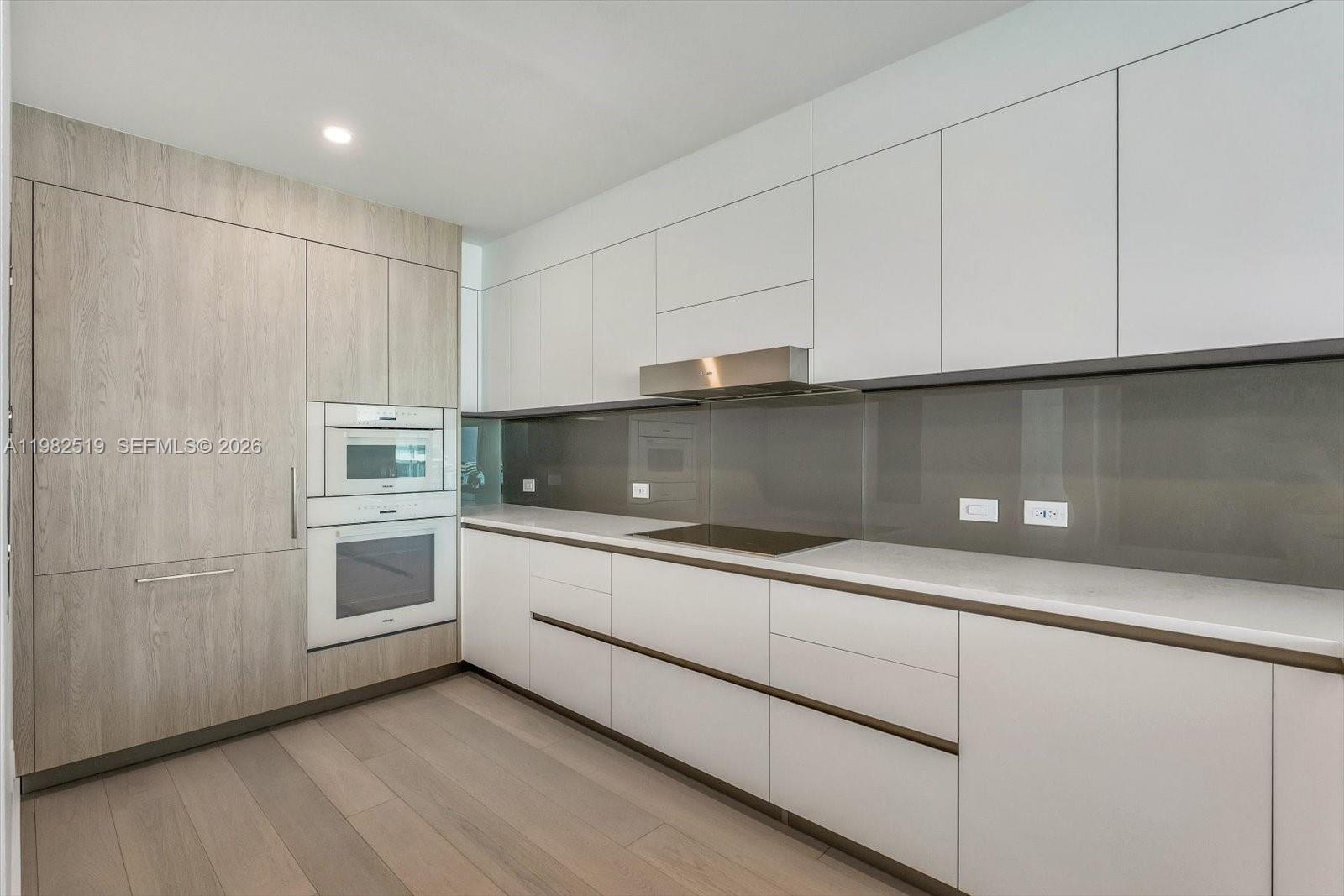 9201 E Bay Harbor Dr # 804