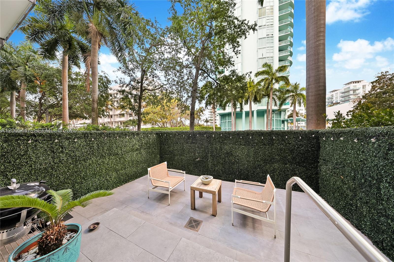 6000 Collins Ave # 118