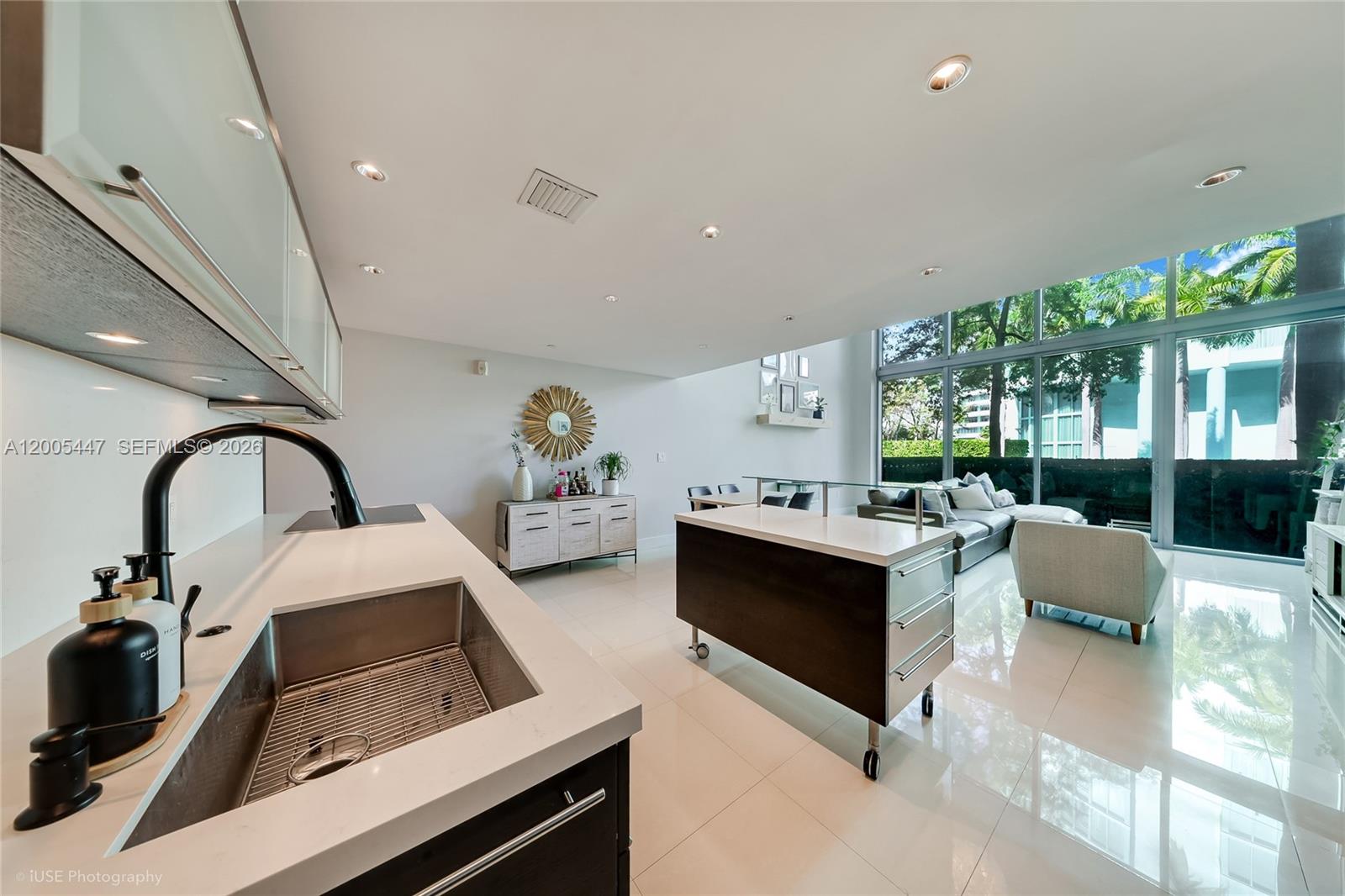 6000 Collins Ave # 118