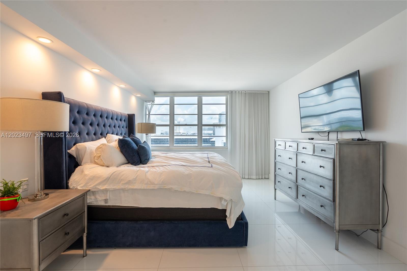 100 Lincoln Rd # 1523