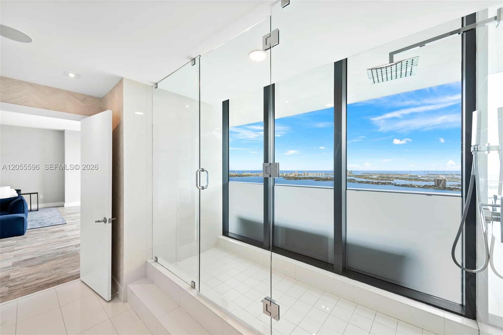 650 NE 32nd St Unit: PH5201