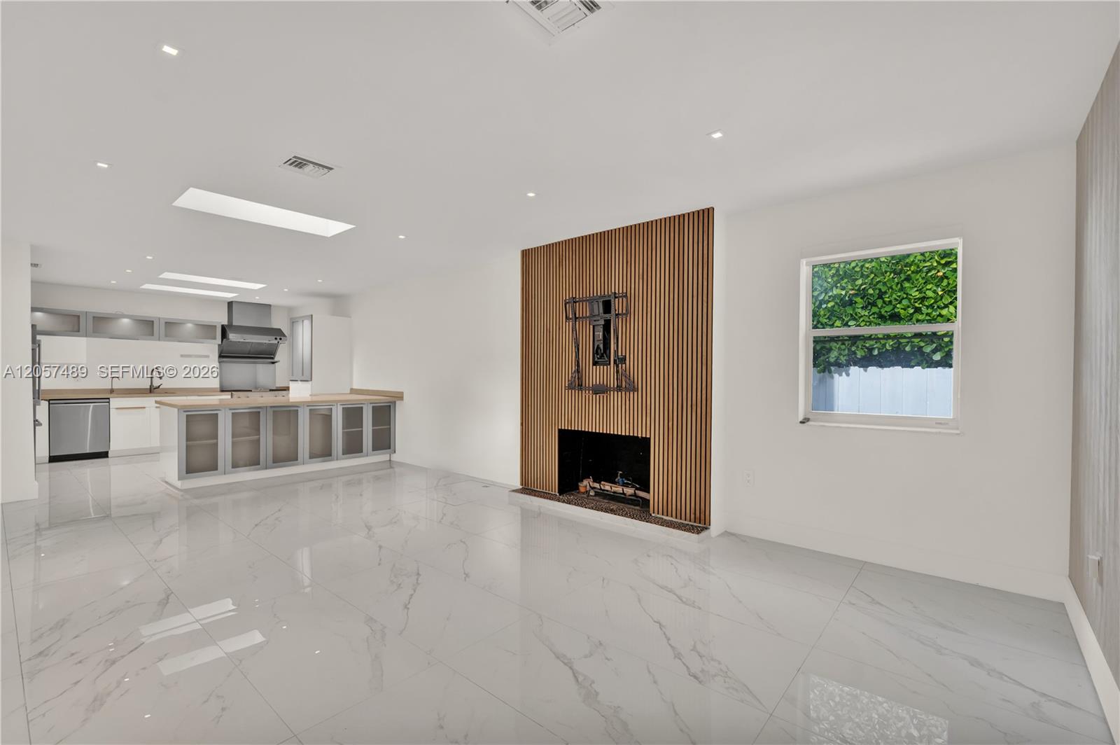 1777 Daytonia Rd
