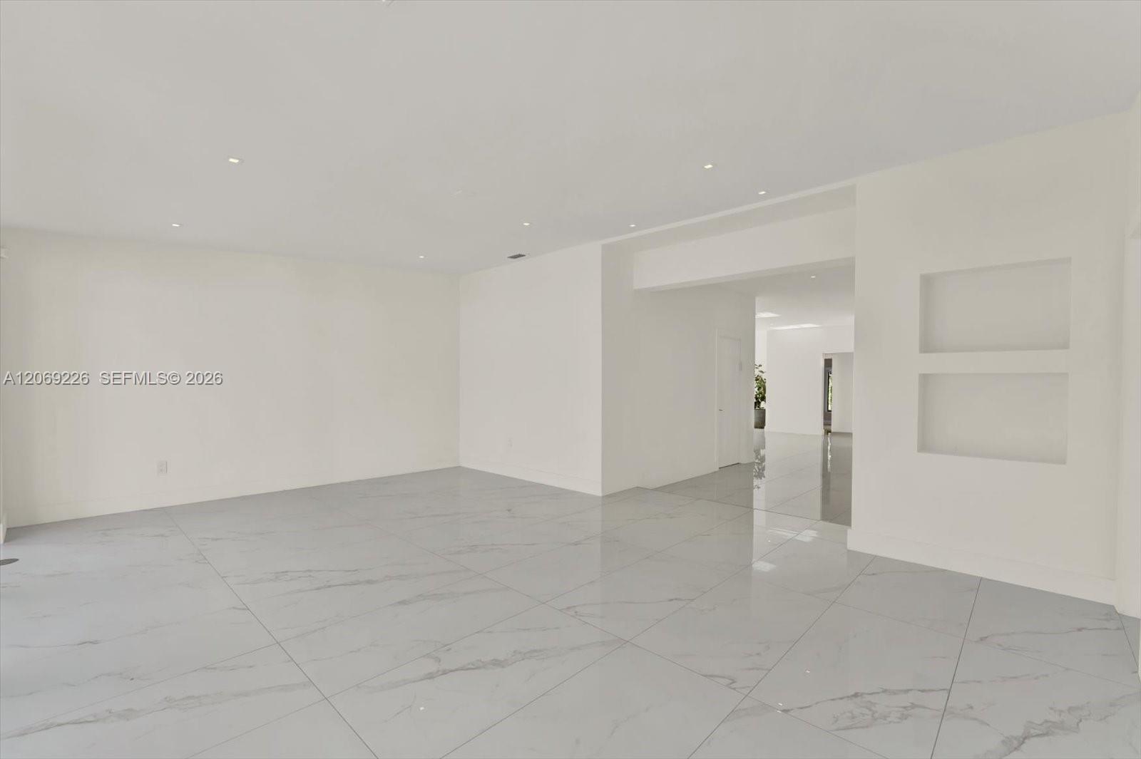 1777 Daytonia Rd