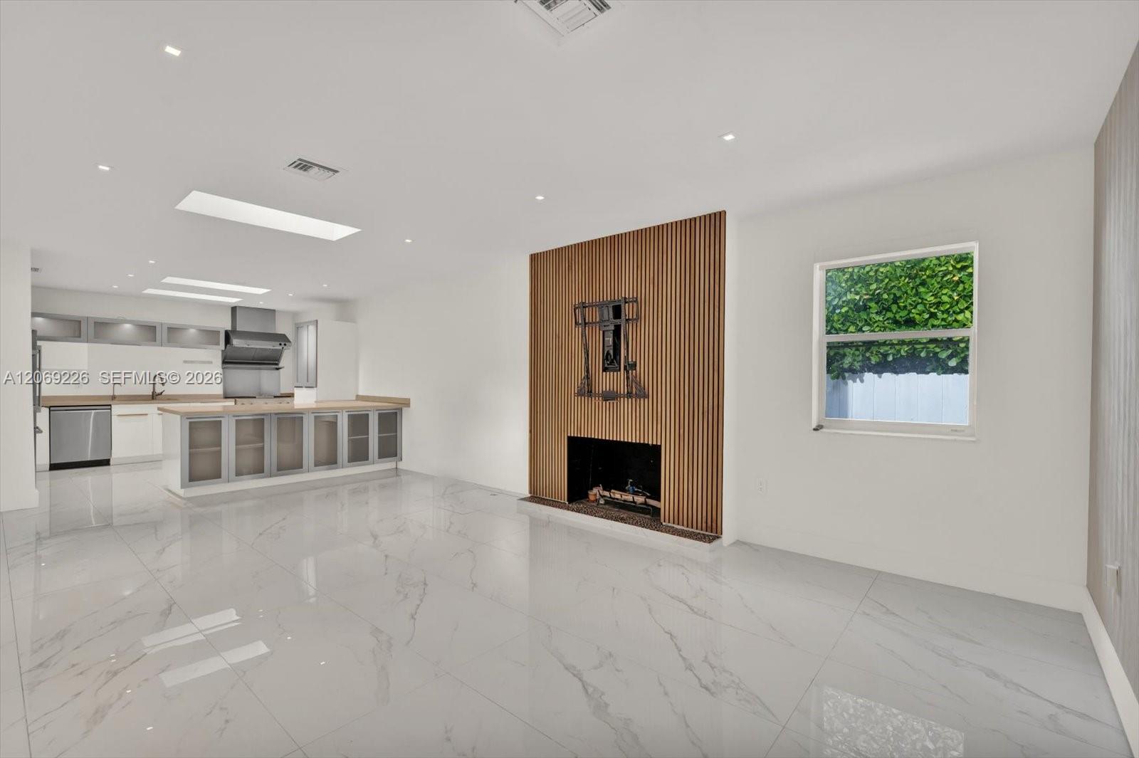 1777 Daytonia Rd