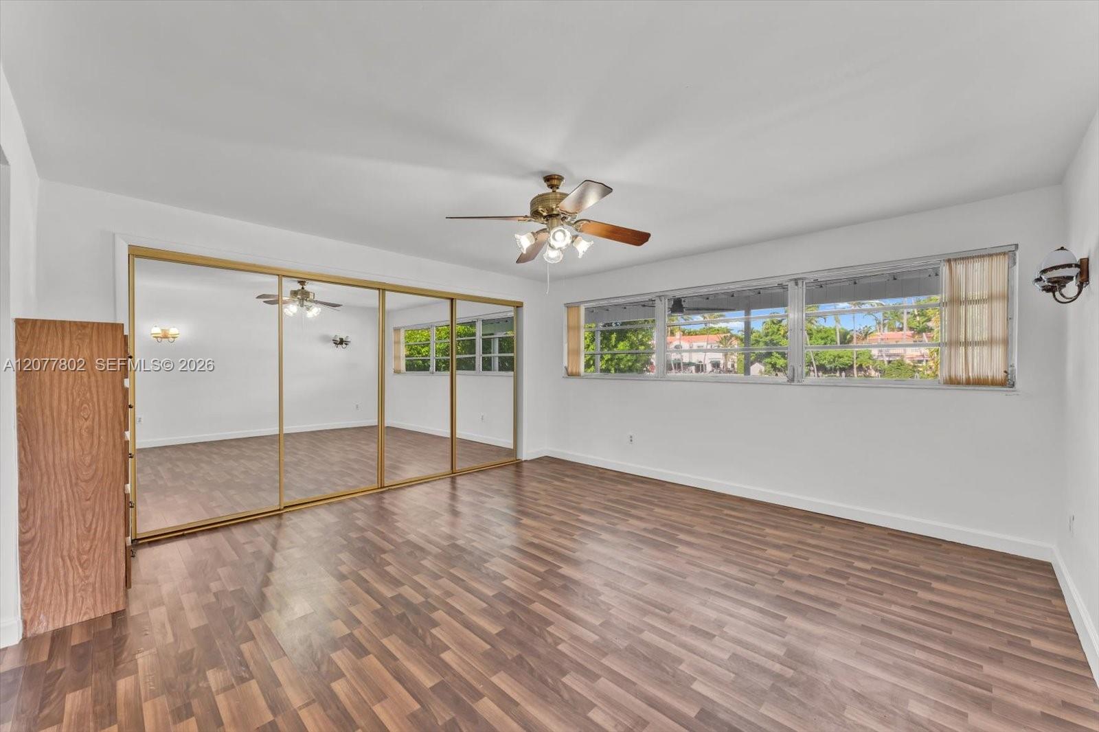 4560 Prairie Ave