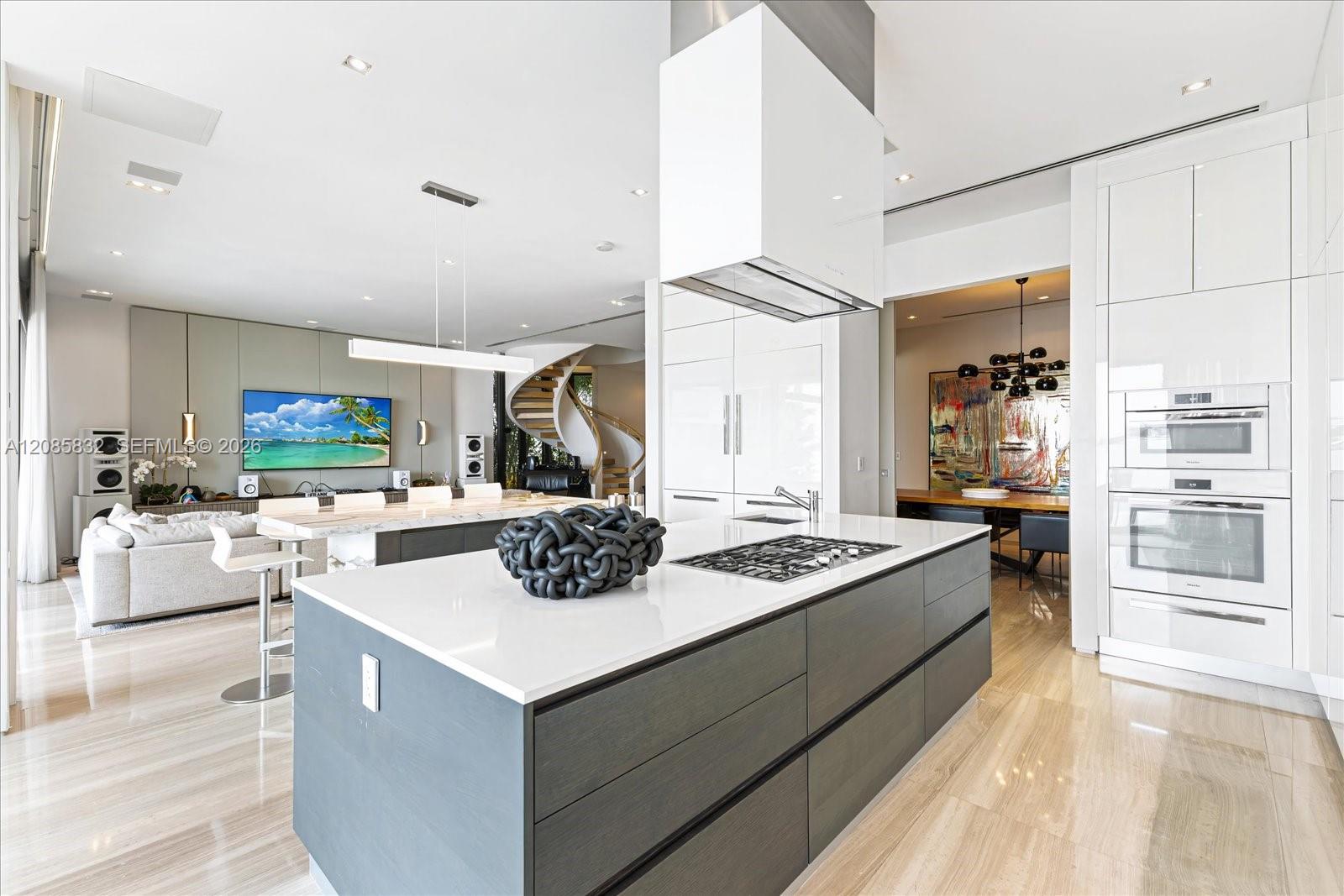 401 E Rivo Alto Dr